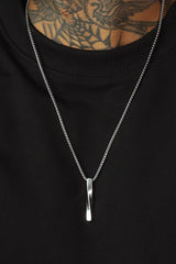 Twisted Piller Pendant And Chain