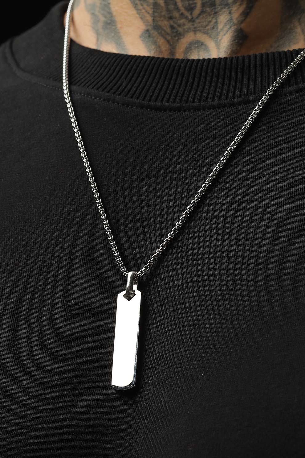 Bracket Pendant With Chain